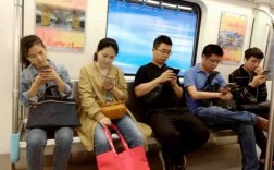 广州地铁耍手机（广州刷手机坐地铁）
