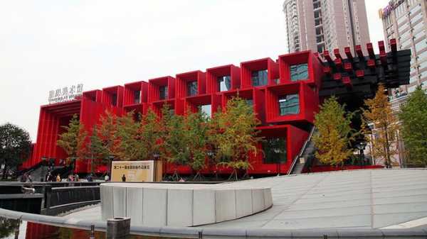 重庆红色条建筑物（重庆红色的建筑）-图3