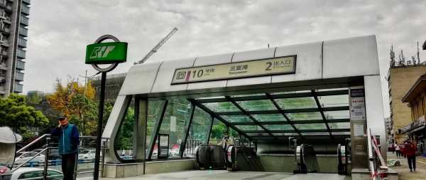 重庆三亚湾地铁站（重庆三亚湾地铁站属于哪个区）